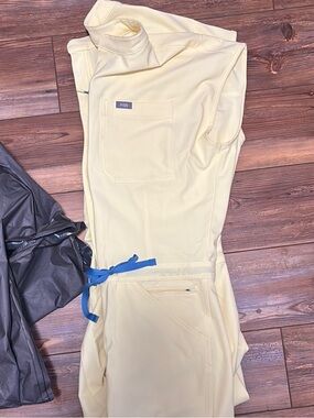 Figs Sunlight x Chambray S/P Rafaela Jumpsuit Scrub Set